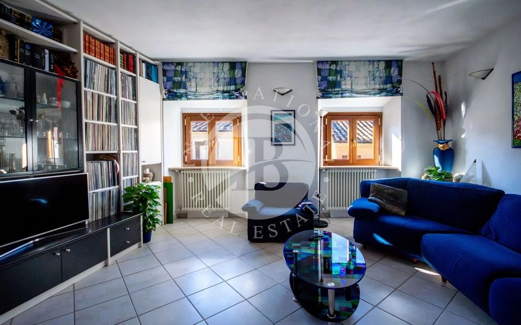 Property photo 1 of 29