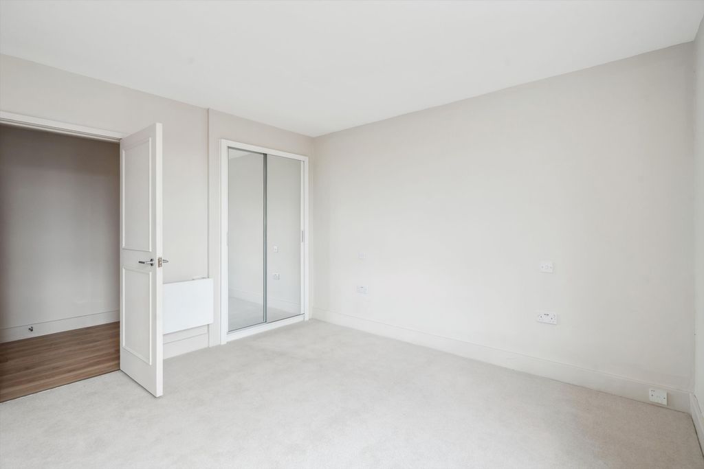 Property photo 3 of 8 Image