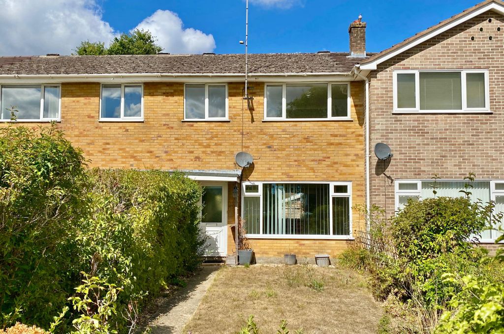 Property photo 1 of 22 Three Bedroom Mid Terrace House With Garage