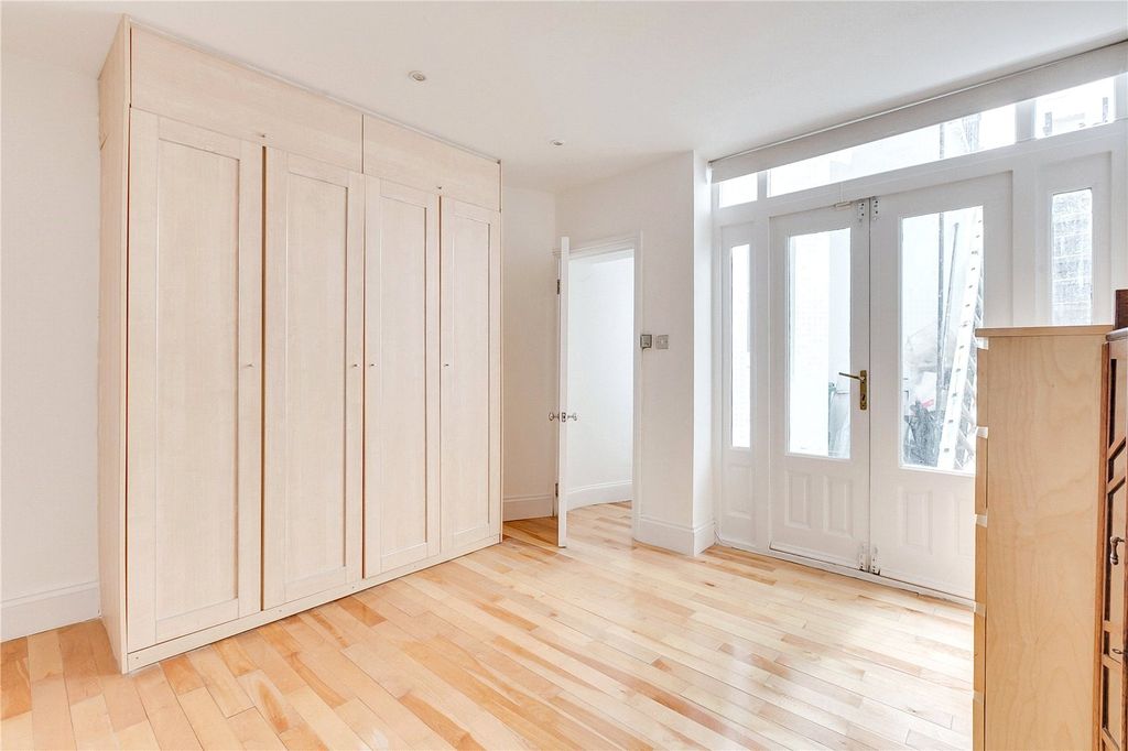 Property photo 3 of 11