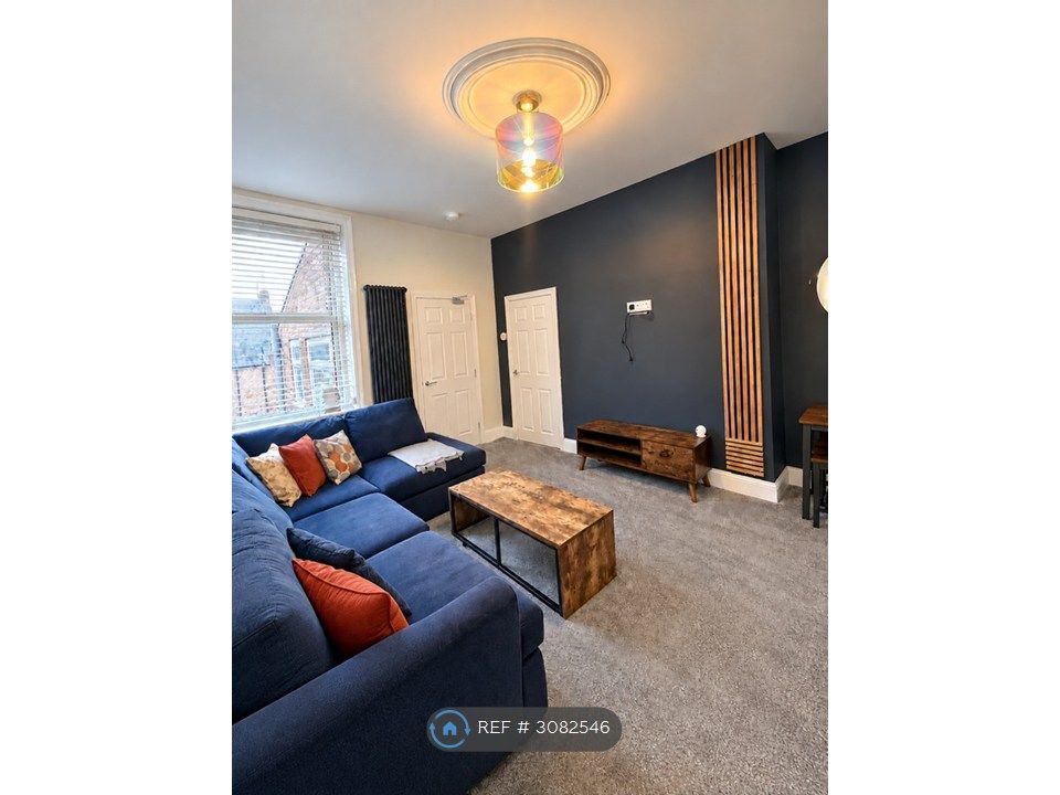 Property photo 2 of 12