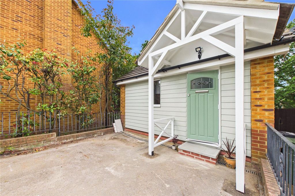Property photo 1 of 10 Picture No. 11