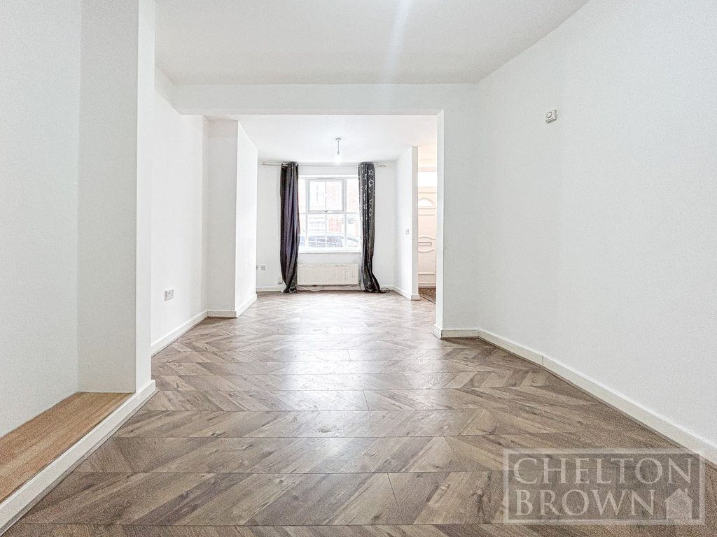 Property photo 2 of 38 Living/Dining Room