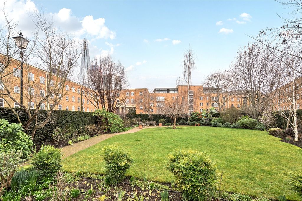 Property photo 1 of 25 Communal Area