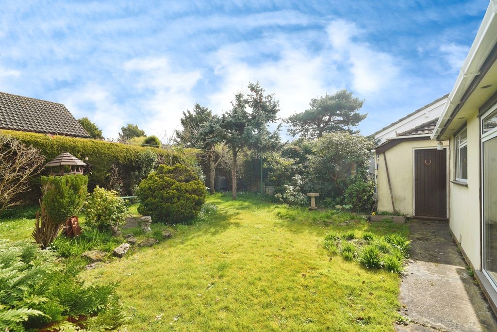 Property photo 2 of 17 Photo