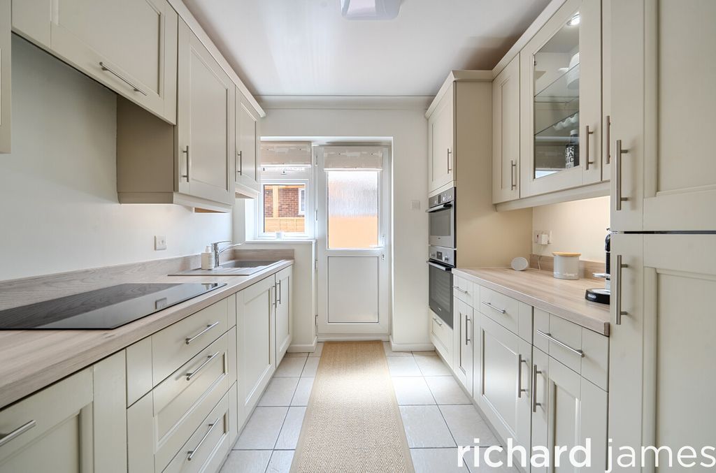 Property photo 2 of 11 7E559402935A49009c0Fb8d18B9125F9