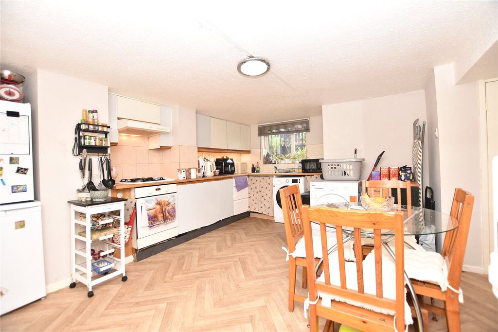 Property photo 3 of 15 Picture No. 11
