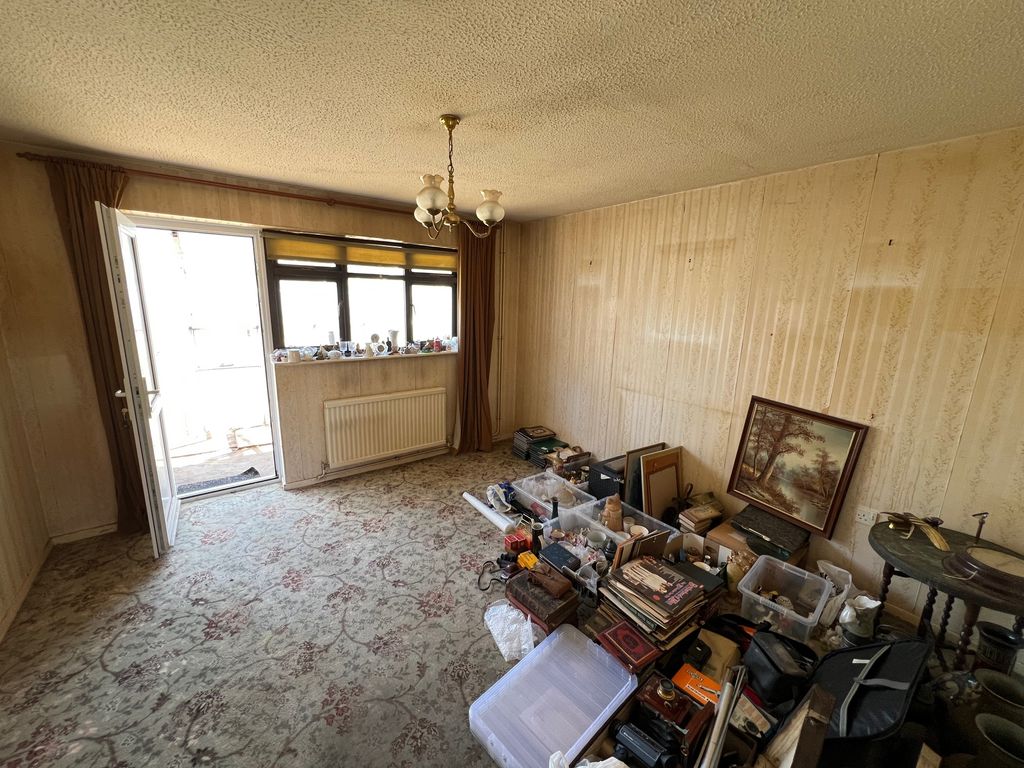Property photo 3 of 12 Img_7743
