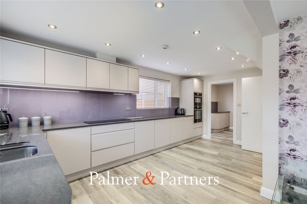 Property photo 3 of 41 Picture No. 22