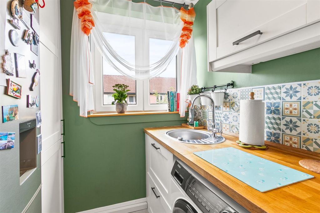 Property photo 3 of 22 Lesmuir-11.Jpg
