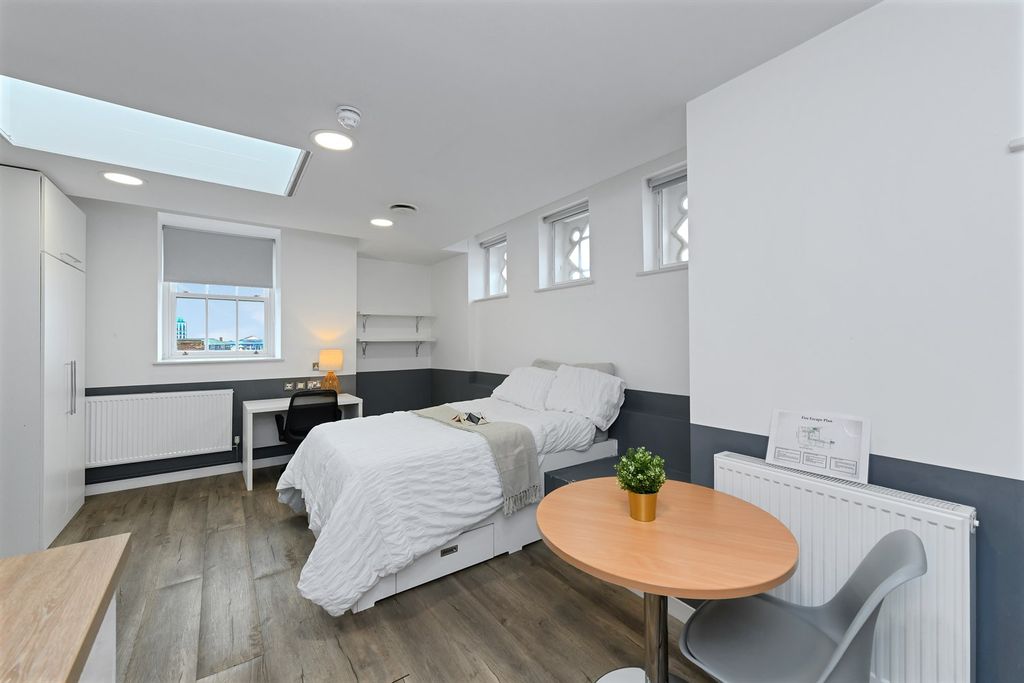 Property photo 3 of 4 (Main)