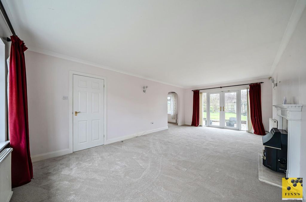 Property photo 3 of 17 E8B86F6c-718E-4A7B-91E1-d5809F2cd7Bf.Jpg