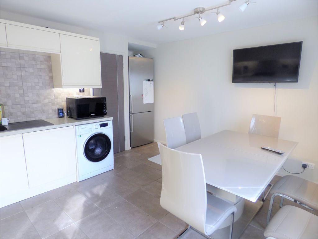 Property photo 2 of 40