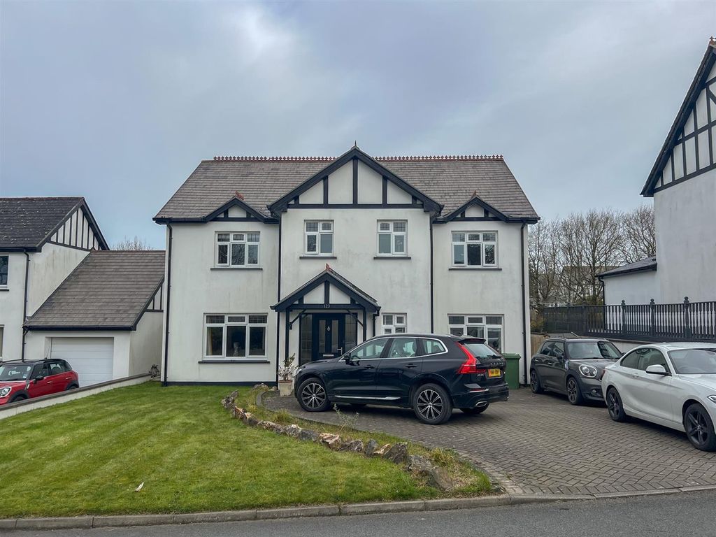 Property photo 1 of 29 123 Fairways Drive -01.Jpg