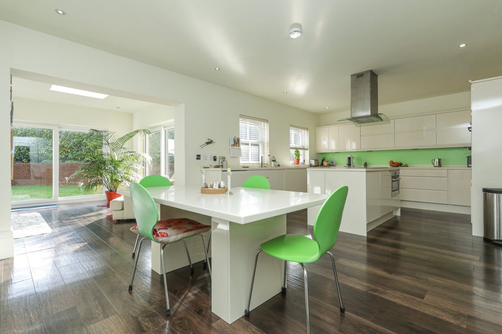 Property photo 3 of 22 Picture 3