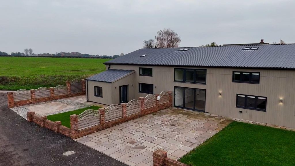 Property photo 1 of 20 Image