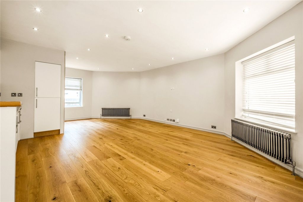 Property photo 3 of 15 Picture No. 23