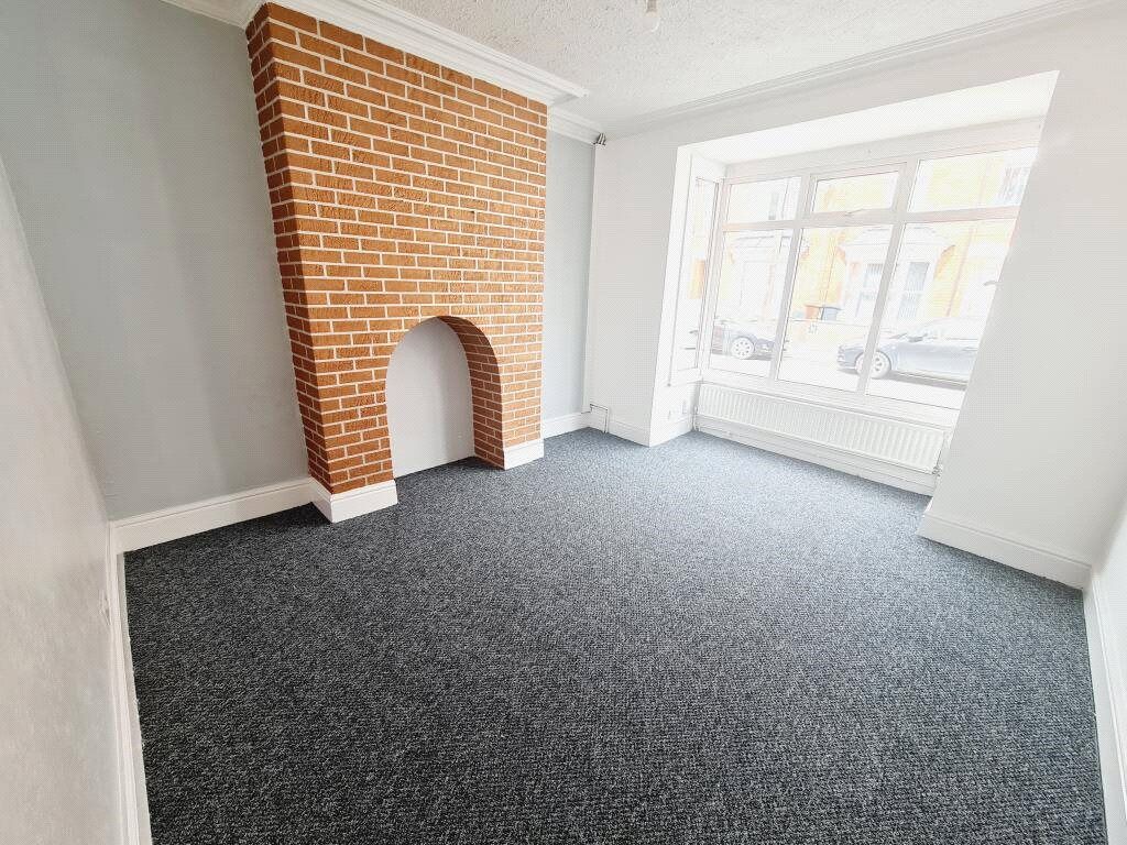 Property photo 2 of 11 Lounge