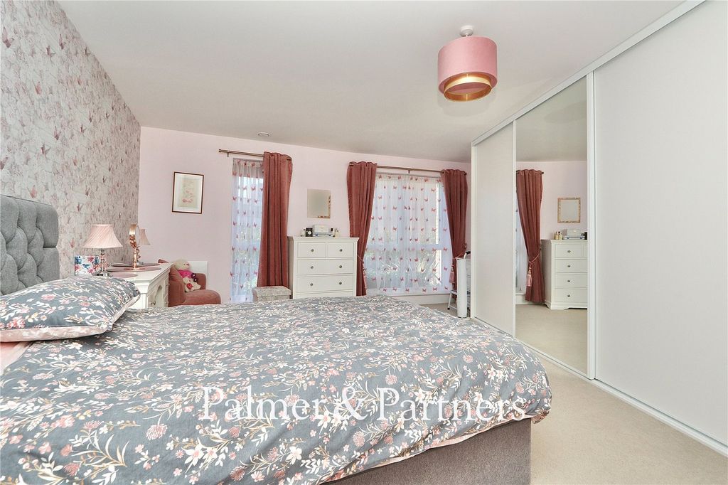 Additional image 11 of 2 bed flat for saleLower Brook Street, Ipswich, Suffolk IP4