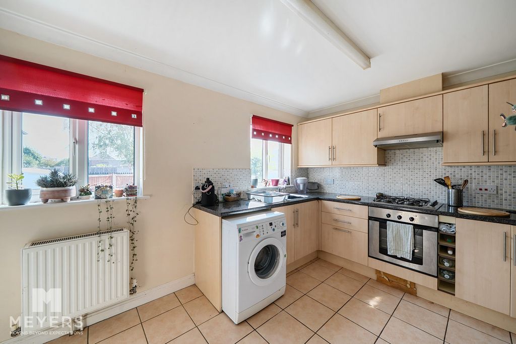 Property photo 2 of 21