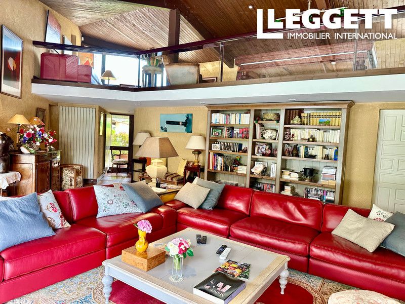 Property photo 3 of 10