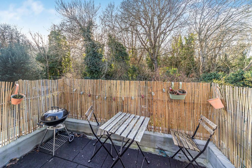 Property photo 3 of 8