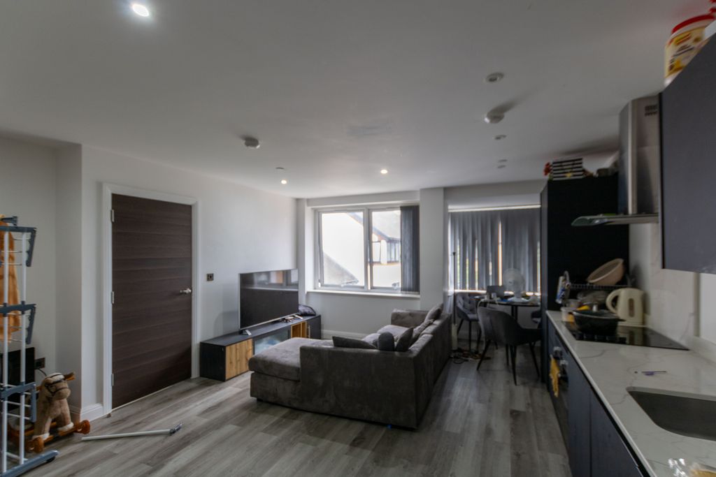 Property photo 3 of 6 Img_4942_1