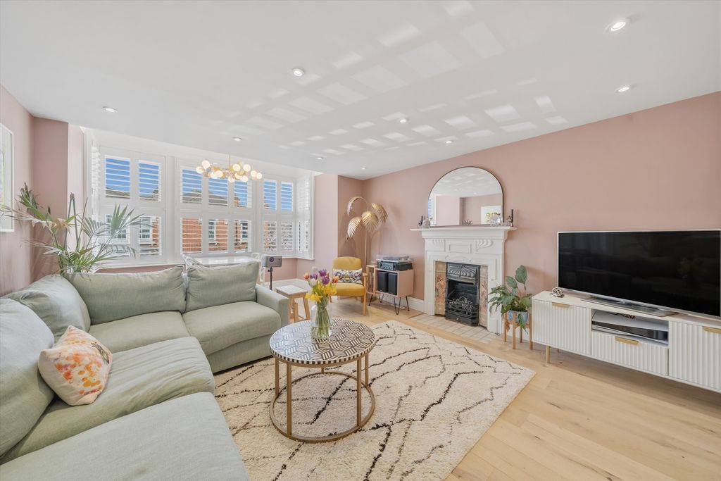 Property photo 2 of 11 Image