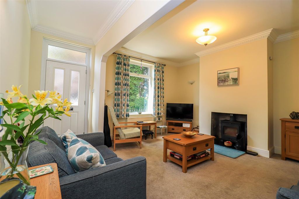 Property photo 2 of 11 Living Room