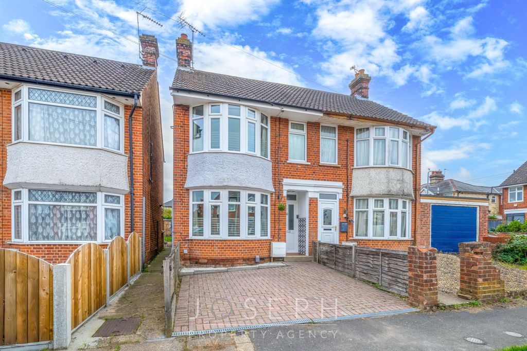 Property photo 1 of 13