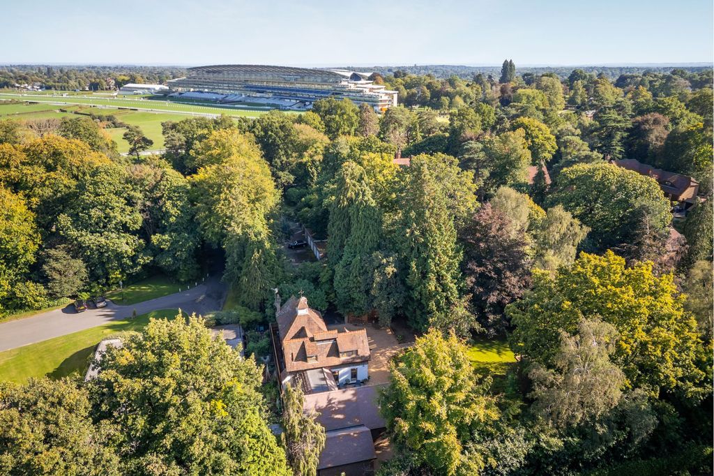 Property photo 2 of 15