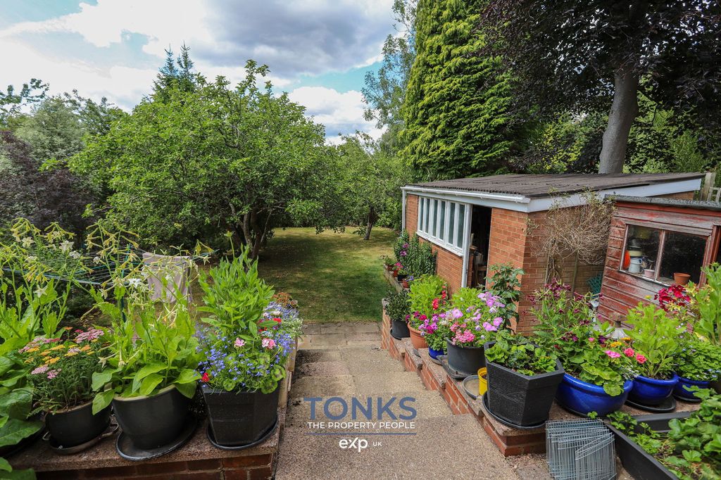 Property photo 2 of 27