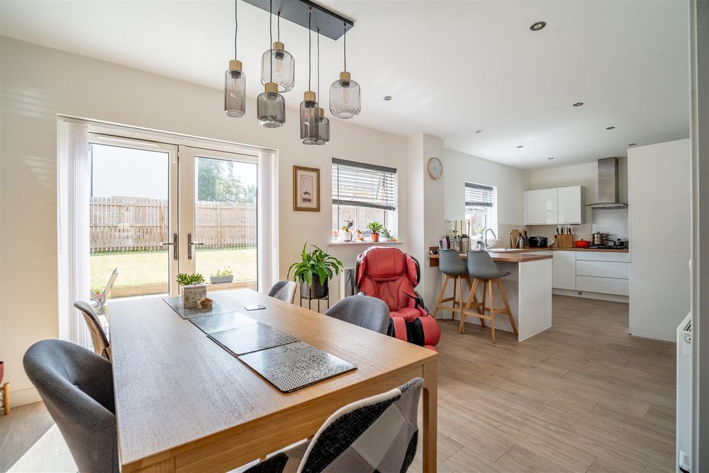 Property photo 2 of 18 Mr-4.Jpg