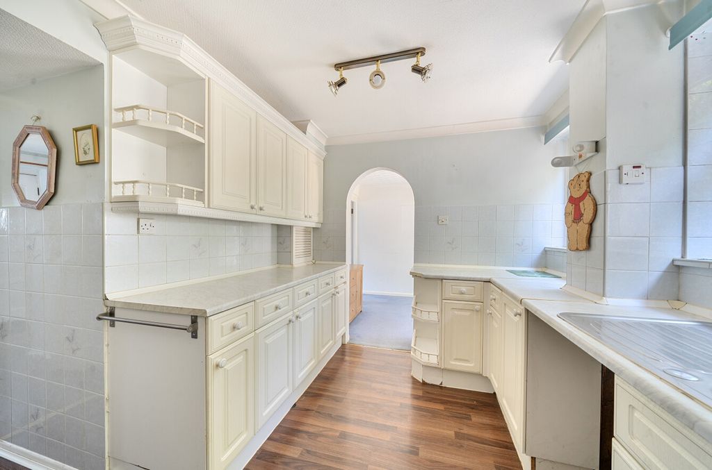 Property photo 2 of 15 1472130-20-6A2829...
