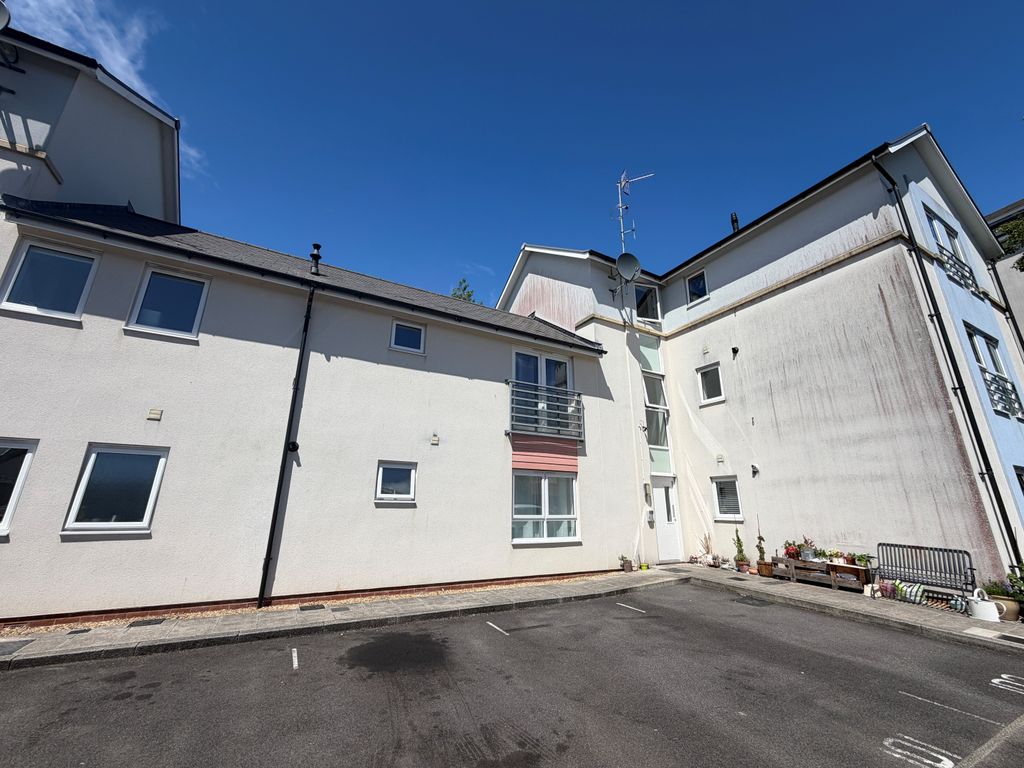 Property photo 1 of 6