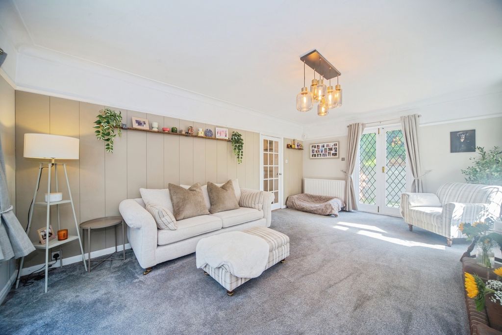 Property photo 3 of 28 Pbox-Img.Jpg