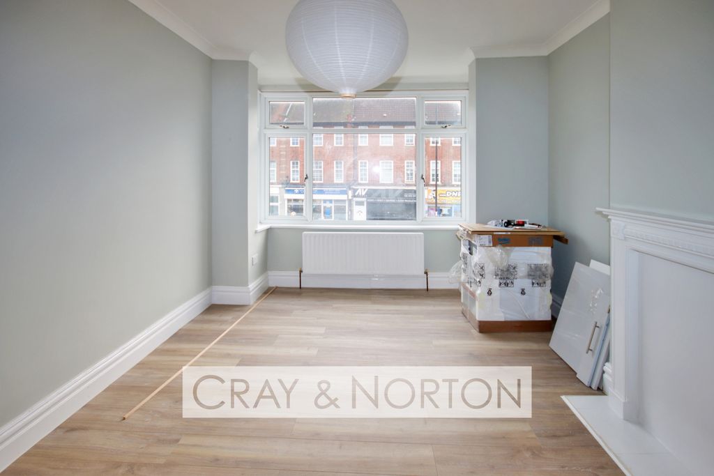 Property photo 3 of 6 Photo 5