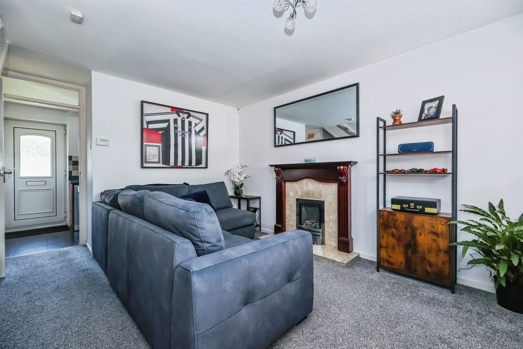 Property photo 2 of 16