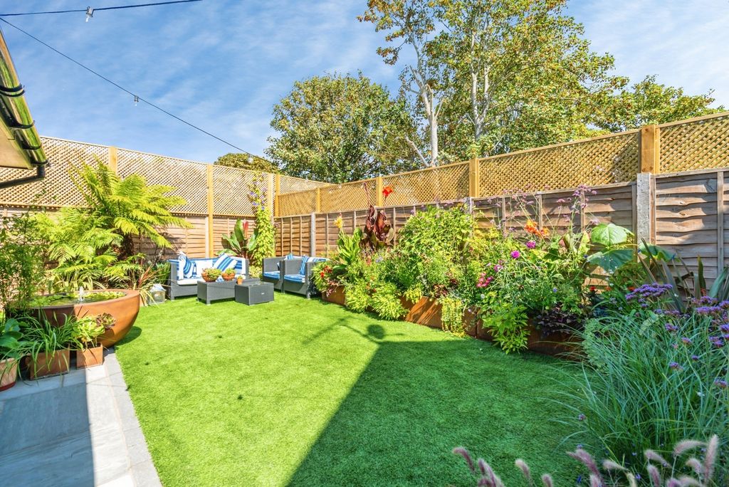 Property photo 3 of 26 Pbox-Img.Jpg