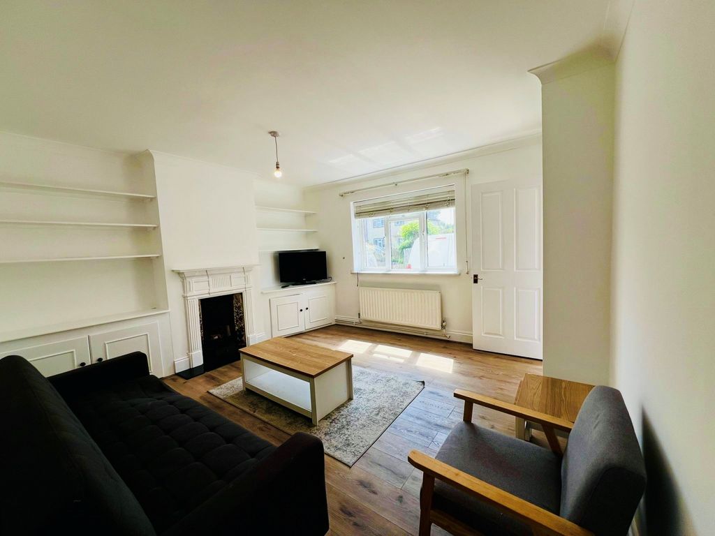 Property photo 2 of 10 Gallery