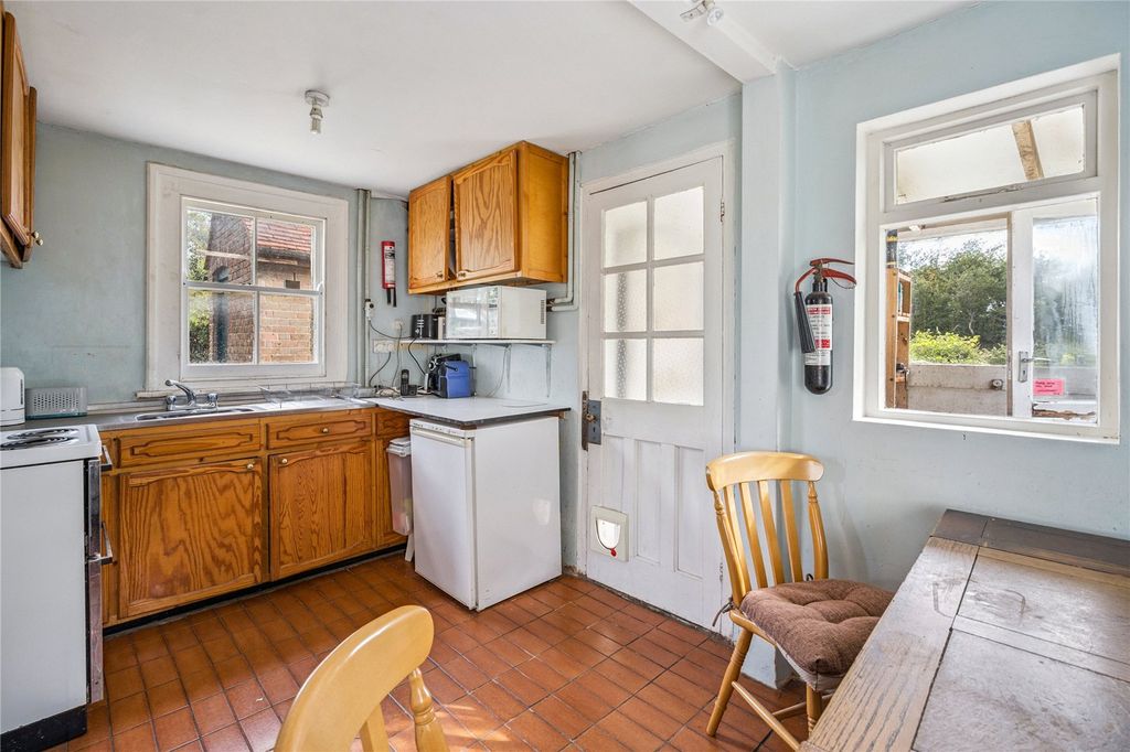 Property photo 2 of 10 Kitchen