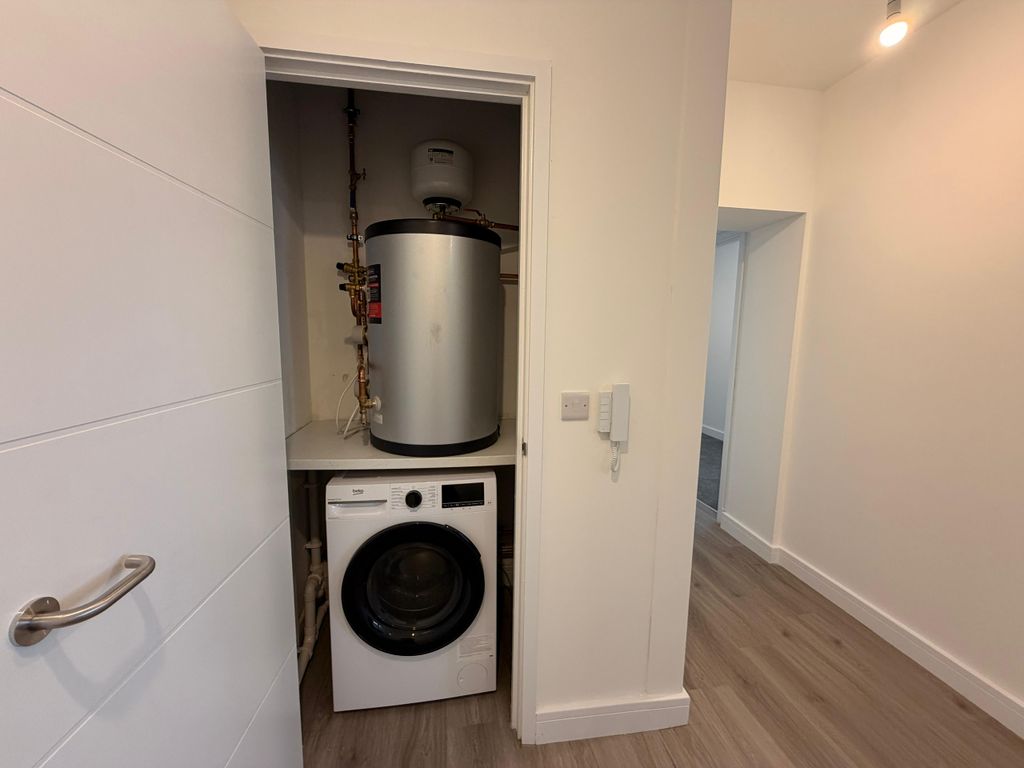 Property photo 3 of 15 Kitchen