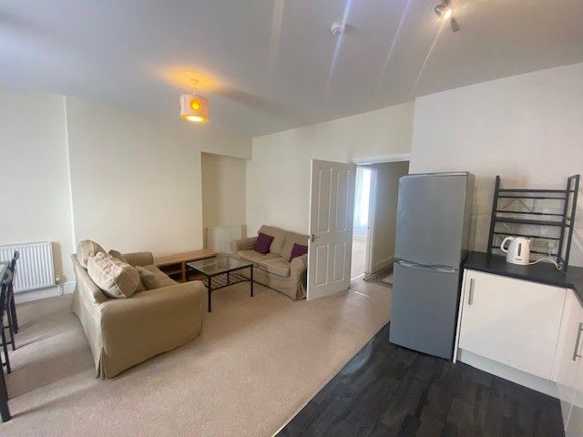 Property photo 2 of 7 Living Room
