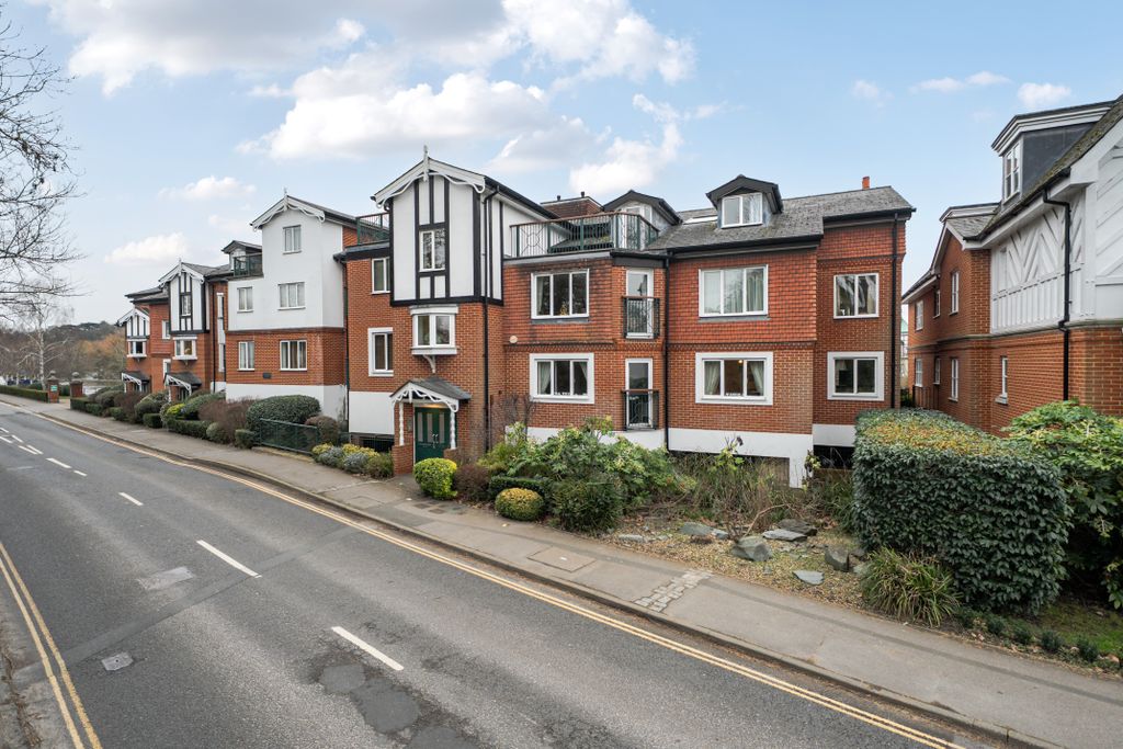 Additional image 10 of 2 bed flat for saleRay Mead Road, Maidenhead SL6