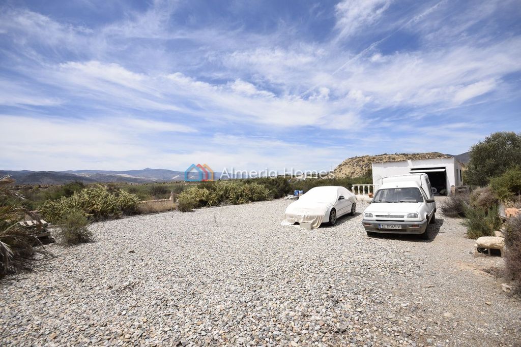 Property photo 2 of 28