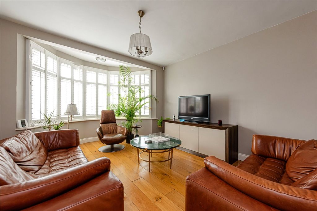 Property photo 1 of 21 Picture No. 12