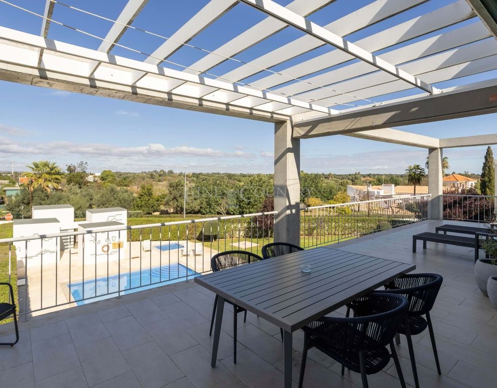 Property photo 2 of 30