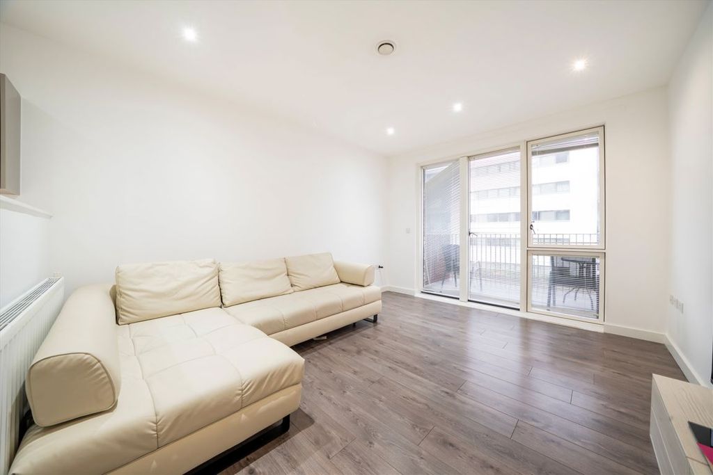 Property photo 2 of 6