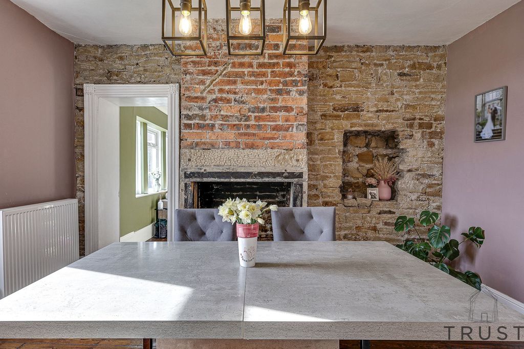 Property photo 3 of 74