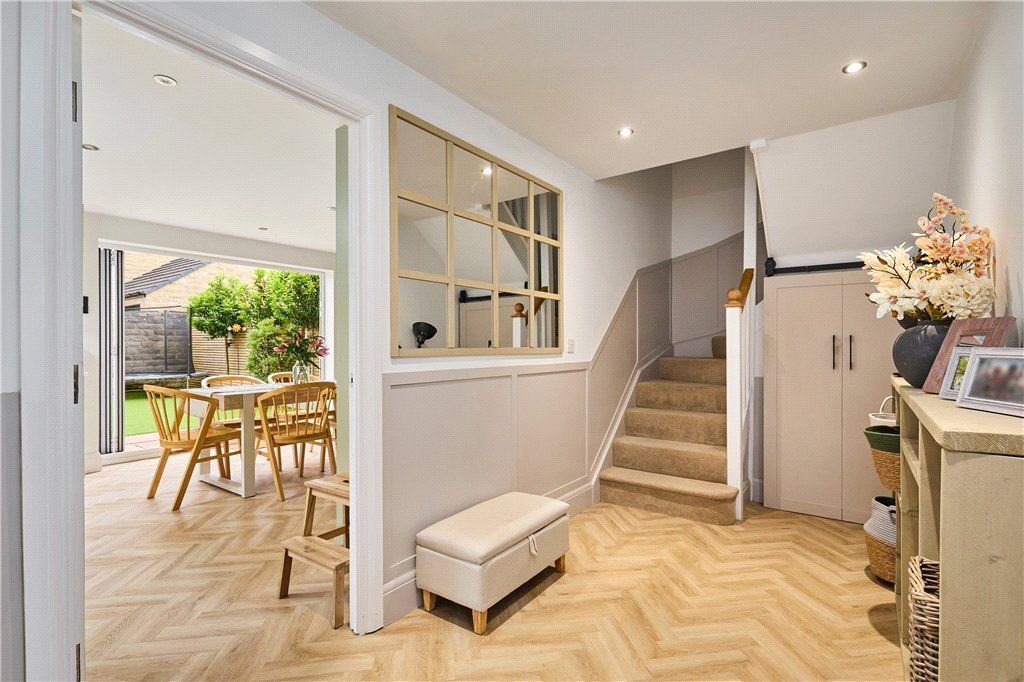 Property photo 3 of 28 Hall
